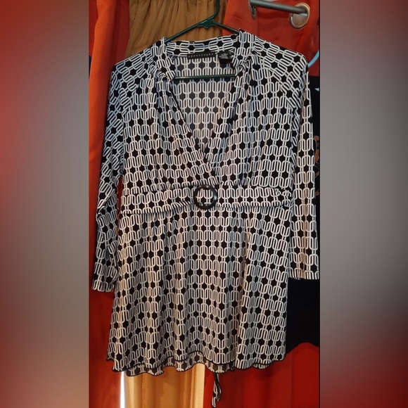 Lot Clothing Size Large Womens Bundle Tops Mixed
Lots of 5 Clothing Mixed Brands - Picture 5 of 8